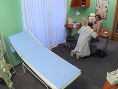 Velike joške, Rjavolaska, Doktor, Doggystyle, Obrazno, Hd, Lizanje, Muco