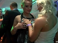 Blond, Aangekleed, Dansen, Hardcore, Interraciaal, Lesbisch, Orgie, Swinger