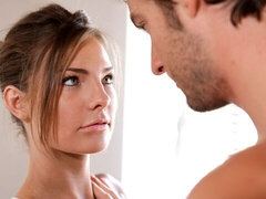 Stor pik, Pik sutte, Brunette, Hundestilling, Naturlige bryster, Lille kvinde, Teenager, Bryster