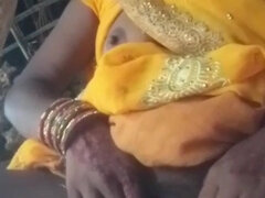 Bhabhi Is Showing Her Pussy in Yellow Saree, I Inserted My Finger and Took Out Water