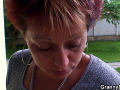 Brunett, Cougar, Långt ner i halsen, Granny, Onani, Milf, Mamma, Styvmamma