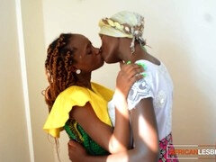 Μαύρος, Χύσιμο, Σπιτικό, Γλείψιμο, Οργασμός, Καλσόν, Παιχνίδια, Πουτάνα