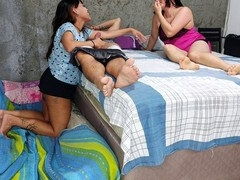 Amateur, Anal, Beso negro, Culo grande, Verga grande, Morena, Orgía, Trio