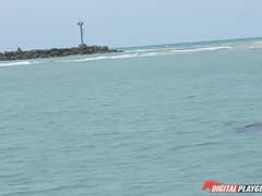 Strand, Grosser schwanz, Grosse titten, Blondine, Aufs gesicht abspritzen, Muschi, Realität, Kurzes haar