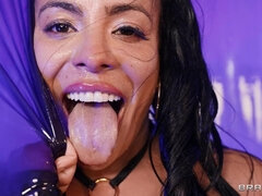 Rumpe, Stor kukk, Påkledd, Bakfra, Fingring, Raseblandet, Kyssing, Fitte