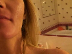 금발의, 랑제리, 혼자