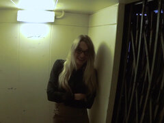 Leie, Arsch, Handjob, Nippel, Pov, Muschi, Sekretärin, Uniform