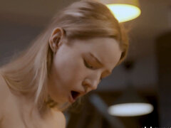 18, Blondinka, Fafanje, Kolidž, Lizanje, Muco, Najstnice