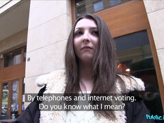 Amatör, Avsugning, Brunett, Söt, Handjobb, Utomhus, Offentlig, Tonåring