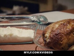 Busty Stepmom Fucks Stepson For Thanksgiving - Juliett Russo & Jimmy Michaels