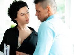 Stor kukk, Brunette, Slikking, Fitte, Skolejente, Kort hår, Strømper