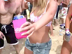 Bad, Strand, Offentlig