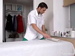 Anal, Avsugning, Brunett, Handjobb, Hd, Massage, Skriker, Tuttar