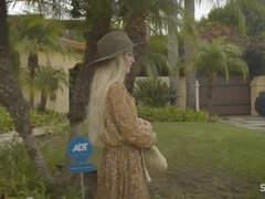 Emma Starletto & Evelyn Claire In Romantic Lesbian Action