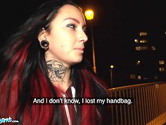 Pijpbeurt, Emo jongen, Hd, Orgasme, Buiten, Openbaar, Tatoeage, Tieten likken
