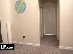 Culo grosso, Tette grandi, Pompino, Brunetta, Gola profonda, Da dietro, Mamma che vorrei scoparmi, Matrigna