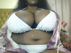 Africano africana, Negroa, Gordinho, Lingerie, Maduroa, Solo chão, Tetas, Câmera de web webcam