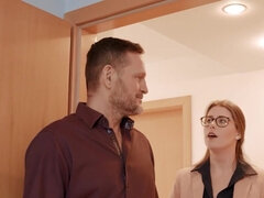 Stor røv, Store bryster, Langt ned i halsen, Briller, Håndjob, Hd, Hård sex, Sprøjter