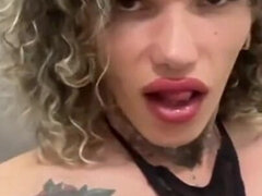 Leie, Grosser arsch, Grosser schwanz, Grosse titten, Schwarz, Masturbation, Transfrau, Solo