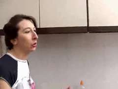 Μελαχροινή, Ώριμη, Κάτω από τη φούστα