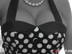 Velké kozy, Péro, Milf žcbp, Piercing, Pička, Realita, Krátké vlasy, Tetování