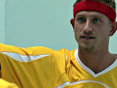 Přítel, Na veřejnosti