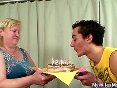 Beauté, Gros seins, Blonde, Femme couguar, Masturbation, Mère que j'aimerais baiser, Réalité, Belle mère