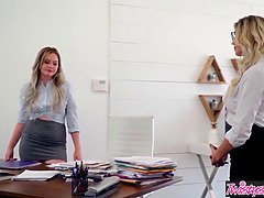 69:an, Glasögon, Hd, Lesbisk, Massage, Kontor, Spanking, Tatuering