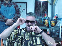 Iso kulli, Suihinotto, Ruskeahiuksinen, Korkokengät, Pienikokoinen, Todellisuus, Ajeltu, Tissit