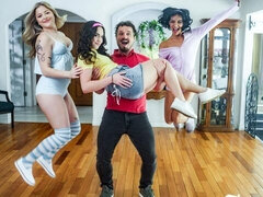 Rough sex in the cowgirl pose with hot Jill Taylor and Daisy Pheonix