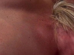 18 jahre, Sadomasochismus, Blondine, Domination, Muschi, Jungendliche (18+), Flotter dreier, Gefesselt