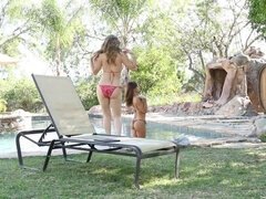 Tekintélyes didik, Szőke, Gesztenyebarna, Anyuci, Természetes mellek