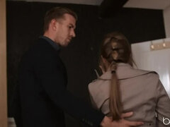 Velké kozy, Blondýna, Péro, Evropské, Piercing, Ruské, Krátké vlasy, Tetování