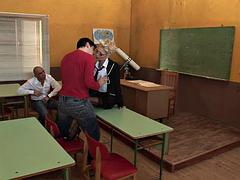 Velké kozy, Kuřba, Dvojitá penetrace, Líbání, Milf žcbp, Student, Učitel, Kozičky