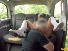 Avsugning, Fingering, Mat, Sätta munkavle på, Onani, Utomhus, Pov, Fitta