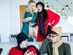 Sweet orgy session with hotties Mona Azar and Bunny Madison