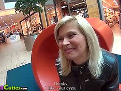 Rubia, Morena, Madura, Checa, Madres para coger, Pov, Público, Coño