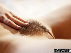 Chambre à dormir, Grosse bite, Sucer une bite, Poilue, Seins naturels, Maigrichonne, Adolescente, Nénés