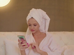 Anális szex, Kisbaba, Tekintélyes didik, Szőke, Hd, Érett feleség, Orosz, Harisnya