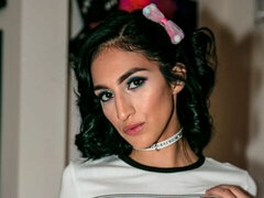 큰 엉덩이, 큰 음경, 큰 가슴, 오랄섹스, 입에 사정, 도기스타일, 빼빼한, 청소년