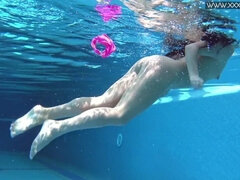 18 éves, Amatőr, Gesztenyebarna, Fétis, Medence, Orosz, Zuhanyozó, Egyedül