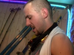 Amatör, Avsugning, Påklädda, Doggystyle, Fingering, Grupp, Hardcore, Suger