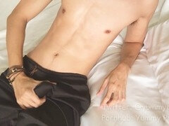 It's awesome to make love to a pillow (Sarap kumantot ng Unan)