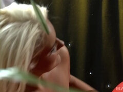 Blondi, Lesbo, Alusvaatteet, Itsetyydytys, Tatuointi, Lelut