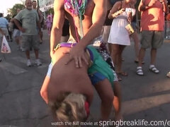 Bruinharig, Eerste keer, Flashing, Vriendin, Hd, Moeder die ik wil neuken, Feest, Tiener