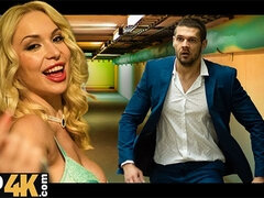 Πρωκτικό, Μεγάλα βυζιά, Ξανθιά, Σκληρό, Ηδ, Τακούνια, Φυσικά βυζιά, Καλσόν