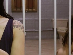 Velika rit, Latinka, Piercing