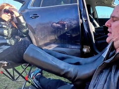 Amatéři, Stříkání spermatu, Femdom, Footjob, Ponížení, Venku, Otrok