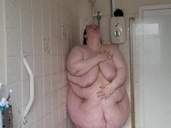 Sensual Shower with This Big Fat Body