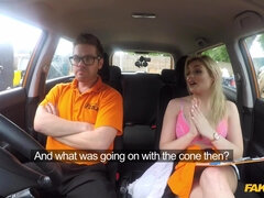 Gros seins, Blonde, Plantureuse, Voiture, Collège université, Grossier, Hard, Seins naturels